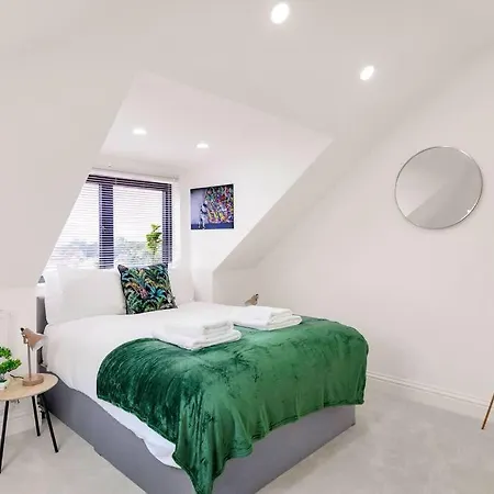 Massive West 7 Bed Modern Villa