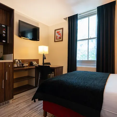 Hotel Simply & 4*
