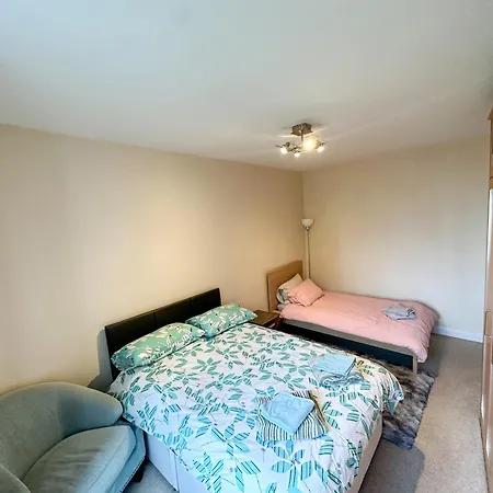 2 Bed Flat - Short Walk From Brent Cross Station Apartamento