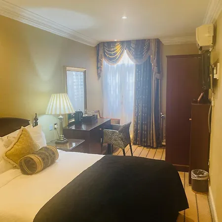 Hotel The Colonnade