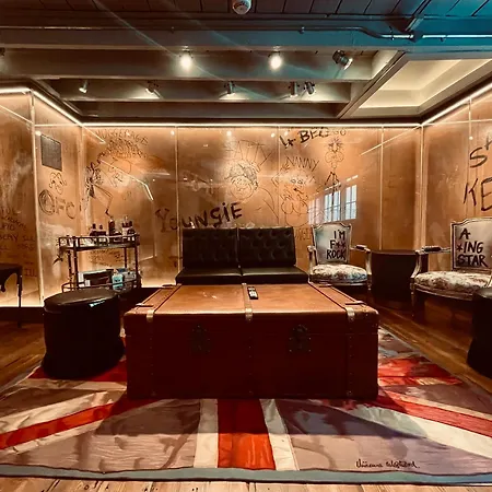 Hotel Chateau Denmark London
