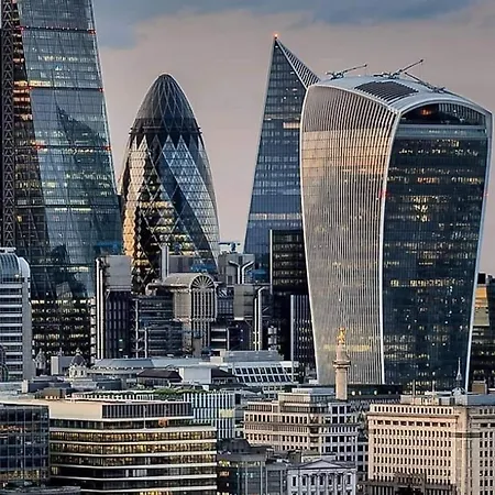 Excellent Double In Cheap Rate Around * London