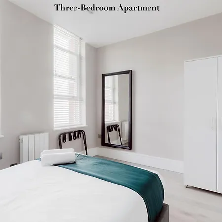 Superb Opposite Edgware Road Station * London