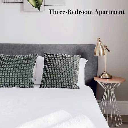 Superb Opposite Edgware Road Station *