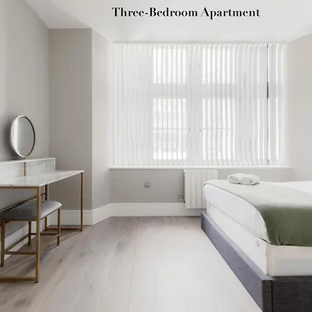 Superb Opposite Edgware Road Station * London