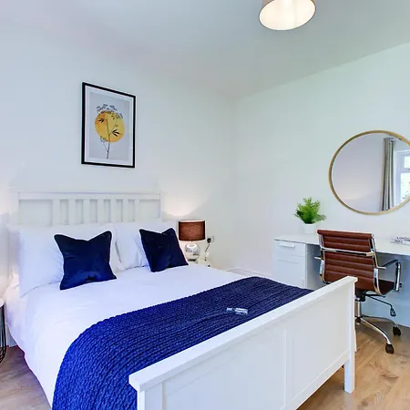 Hybrid Resi - Near Richmond - Wimbledon Apartment New Malden