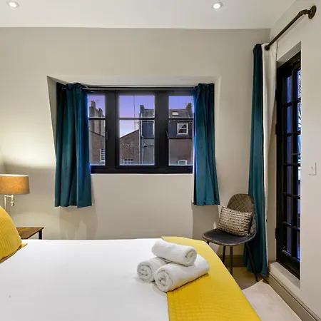 2 Bed Lux Near Free Wifi By Aparts Apartment