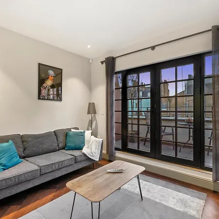 2 Bed Lux Near Free Wifi By Aparts Apartment London
