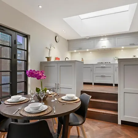 2 Bed Lux Near Free Wifi By Aparts London