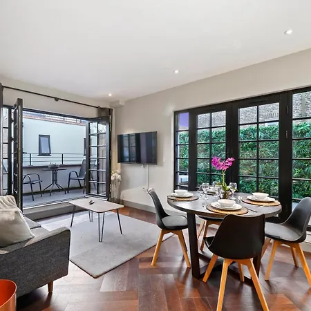 2 Bed Lux Near Free Wifi By Aparts Apartment