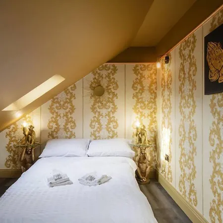 Luxury Versace Sleeps10 Hottub Pool Table Skytv *