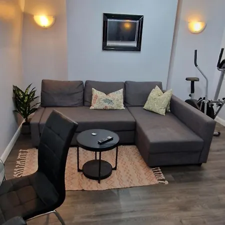 One Bedroom Flat In Finchley Road Apartment London