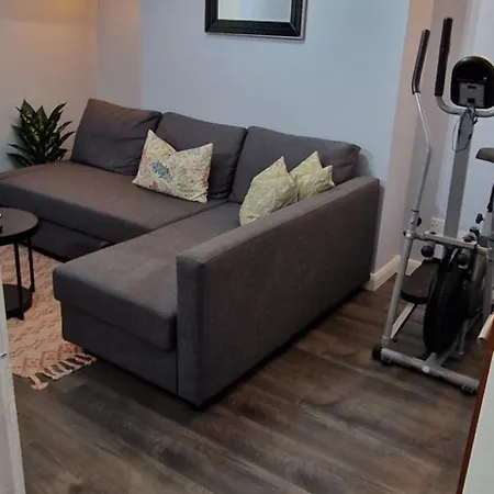 One Bedroom Flat In Finchley Road Apartment London