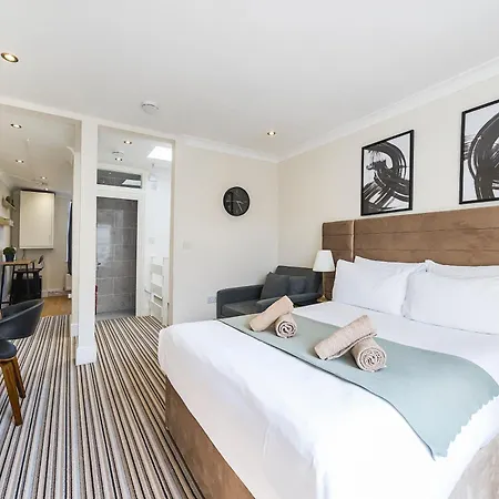 Verv Islington 5*