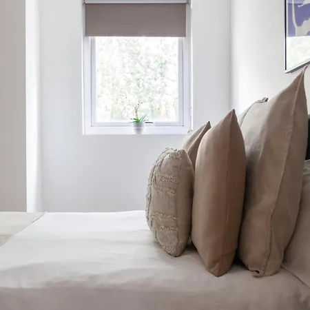 The Wandsworth Flat * Bromley