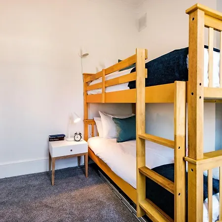 Apartment Bright And Modern Earls Court Gem London