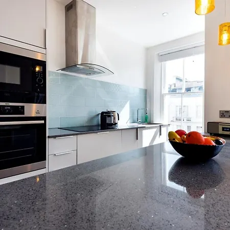 Apartment Bright And Modern Earls Court Gem