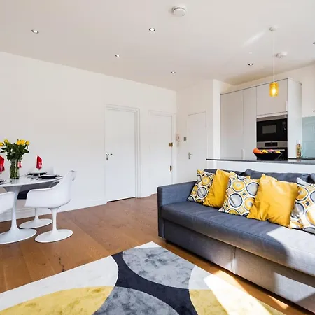 Bright And Modern Earls Court Gem *