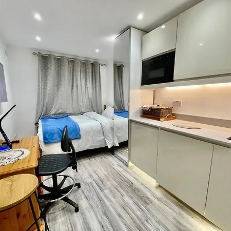 Luxury En-suite 6 Bedroom House - West London Villa Greenford (Greater London)