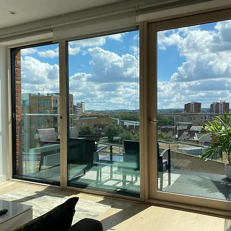 7th Floor * London