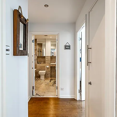 Apartment Blackfriars Printhouse Retreat