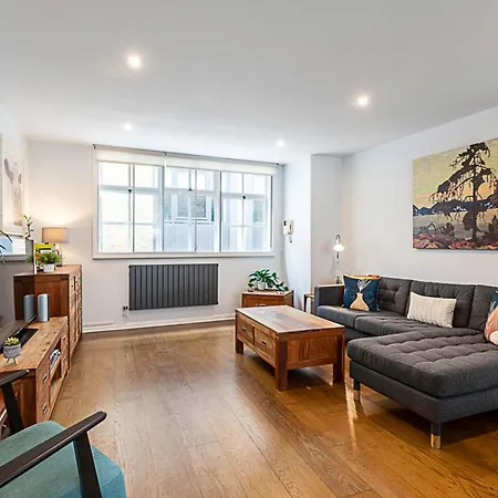 Blackfriars Printhouse Retreat * London