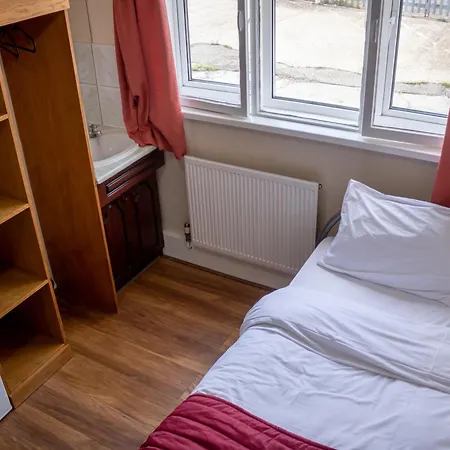 St Nicholas Hotell *