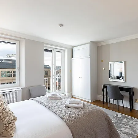 Astonishing Flats Near Mayfair & Piccadilly Circus London