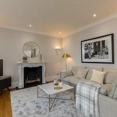 Astonishing Flats Near Mayfair & Piccadilly Circus * London