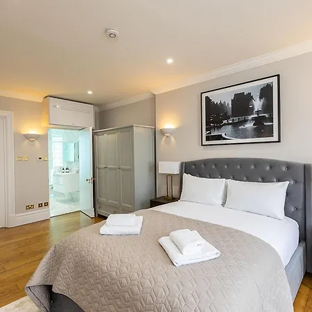 Astonishing Flats Near Mayfair & Piccadilly Circus Apartment