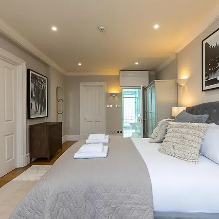 Apartment Astonishing Flats Near Mayfair & Piccadilly Circus