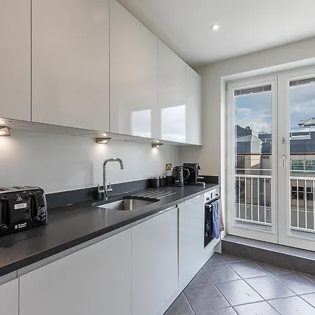 Apartment Astonishing Flats Near Mayfair & Piccadilly Circus