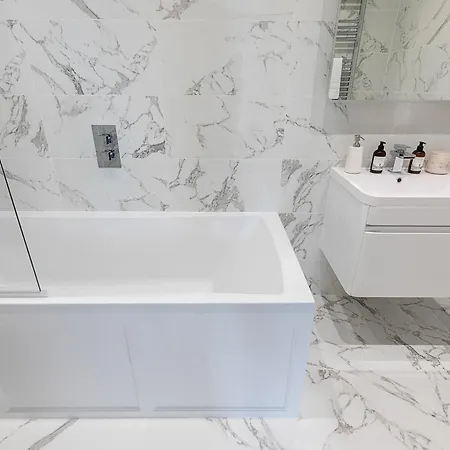 Astonishing Flats Near Mayfair & Piccadilly Circus