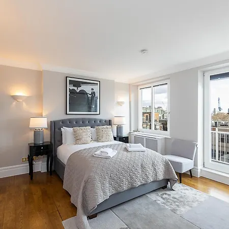 Astonishing Flats Near Mayfair & Piccadilly Circus * London