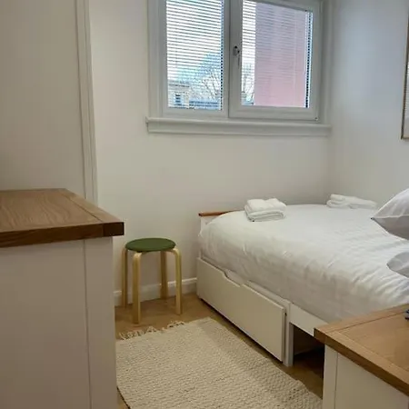 Apartment Stylish, Smart & Fun 4 Bed London