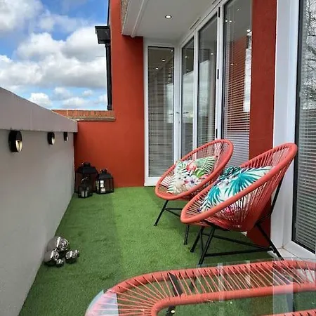 Apartment Stylish, Smart & Fun 4 Bed London