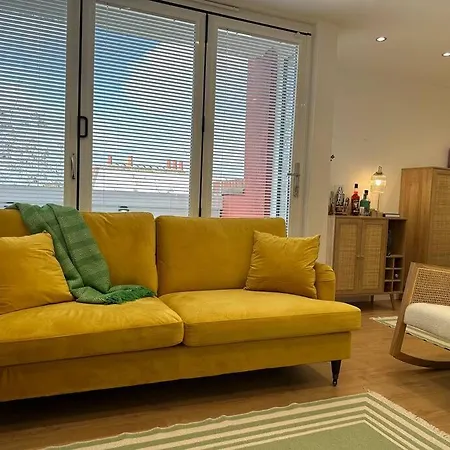 Apartment Stylish, Smart & Fun 4 Bed *