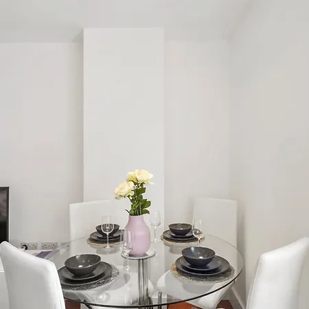 Entire 1 Bedroom Short Term & Flexible Renting Canary Wharf With Free Wifi