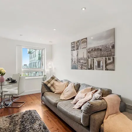 Entire 1 Bedroom Short Term & Flexible Renting Canary Wharf With Free Wifi