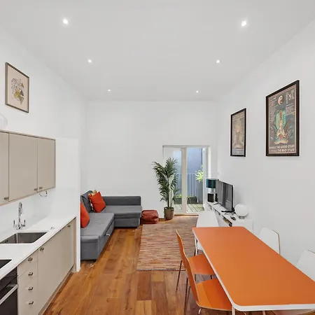 New 1 Bedroom Flat Short Term & Flexible Renting Hackney With Free Wifi Apartment *