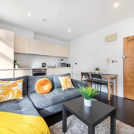 Luxury - Farringdon