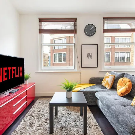 Luxury - Farringdon * London