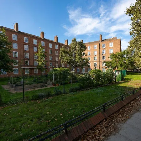 Apartment Cosy 4-bedroom Next To Borough London