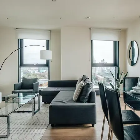 3 Bedroom Penthouse With Private Terrace, Battersea, Nine Elms Apartment
