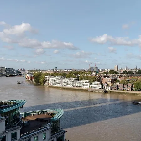 Thames View In Town! Large Luxxe Nomad Design Family Apartment London
