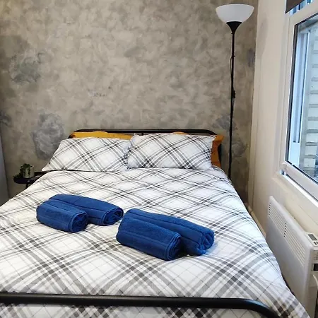Modern In Stoke Newington Apartment London