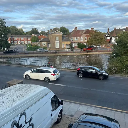 South London Apartment *