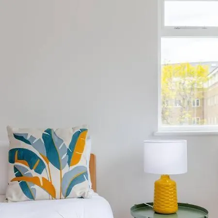 Modern 1bd Flat - 15 Min Walk To Bridge London