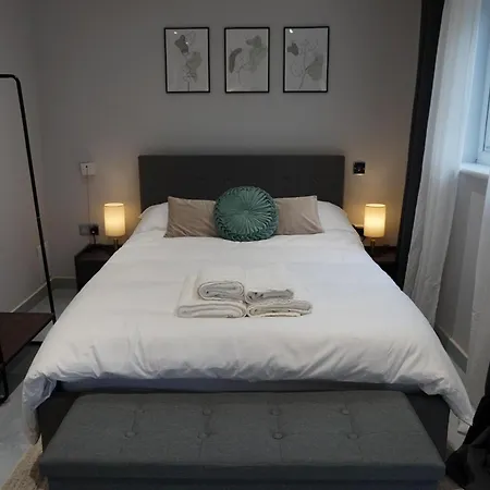 Luxury 5bd Guest house