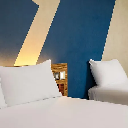 Ibis Budget London Heathrow Hotel 3*